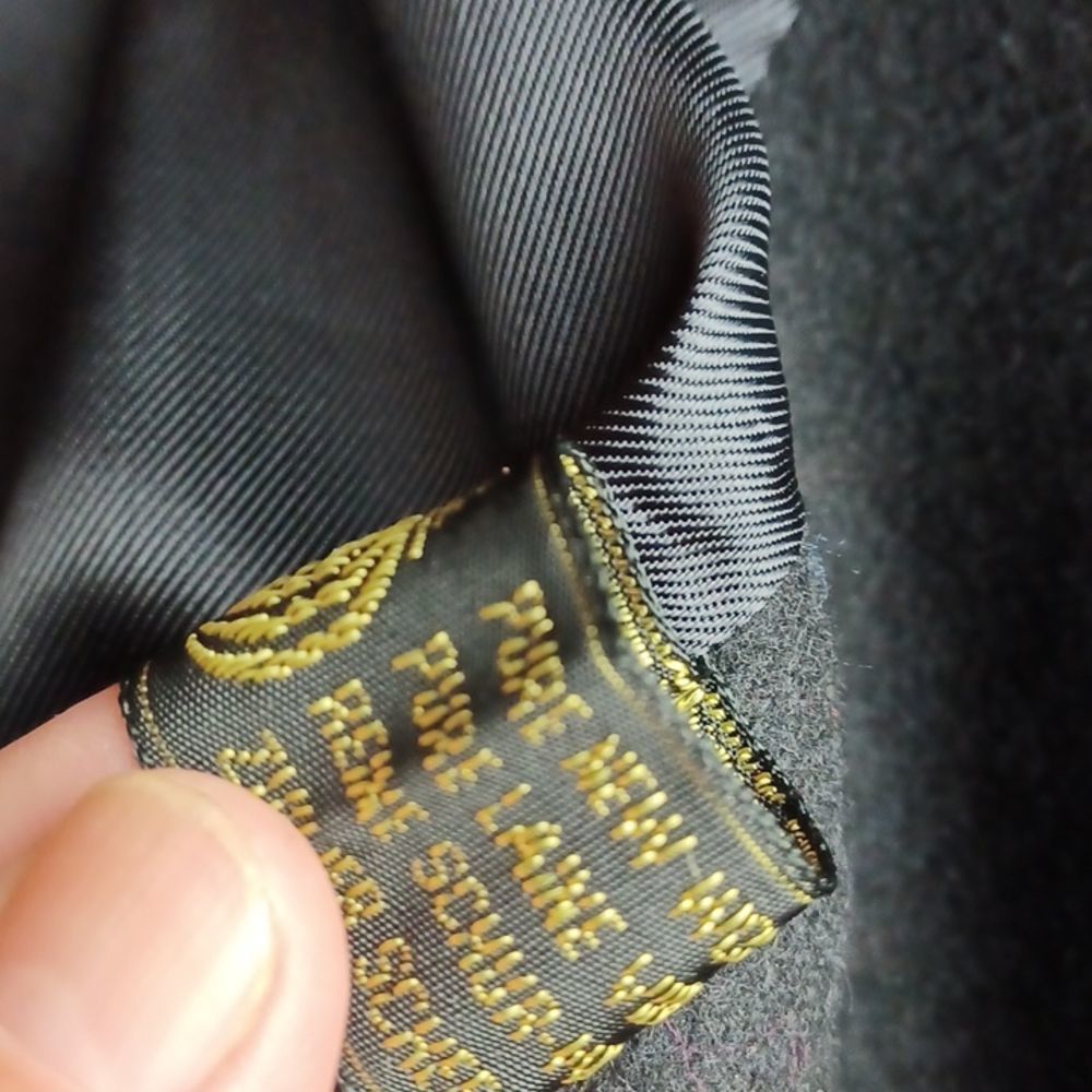 INTERNATIONAL SCENE Vintage Made In Hungary 100% Wool Black Trench Coat 9/10 - Picture 11 of 15
